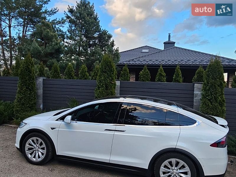 Внедорожник / Кроссовер Tesla Model X 2016 в Киеве