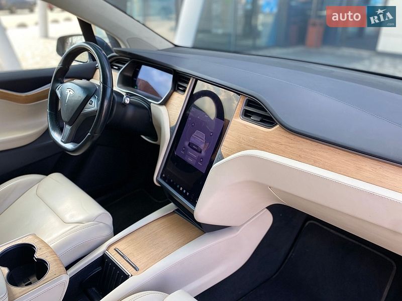 Внедорожник / Кроссовер Tesla Model X 2018 в Киеве