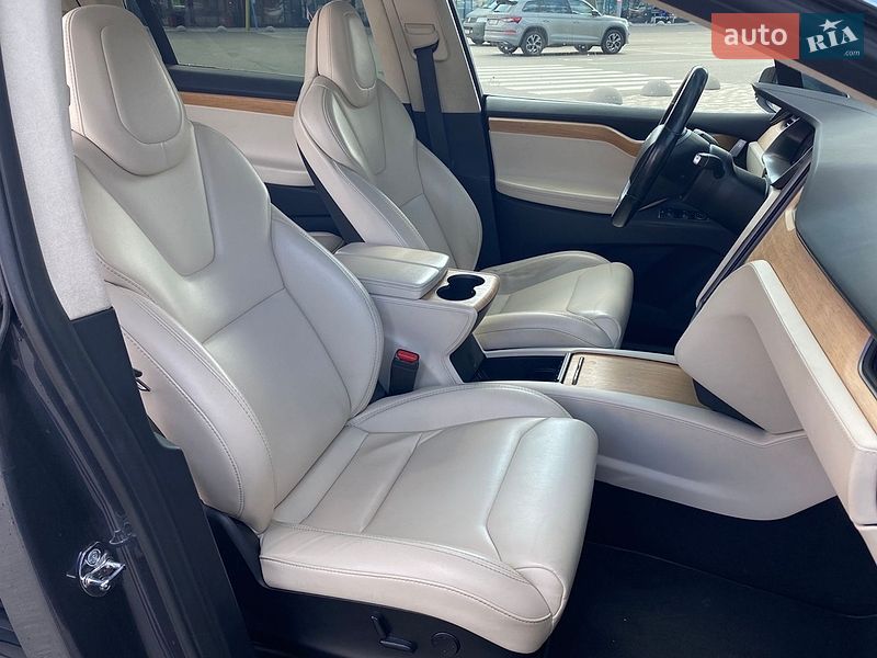 Внедорожник / Кроссовер Tesla Model X 2018 в Киеве