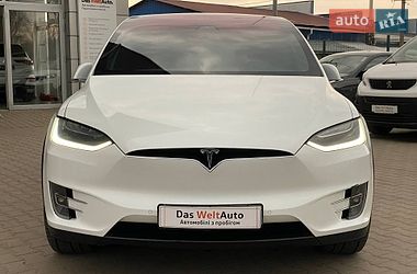 Позашляховик / Кросовер Tesla Model X 2018 в Чернівцях