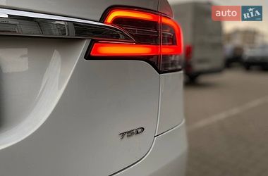 Позашляховик / Кросовер Tesla Model X 2018 в Чернівцях