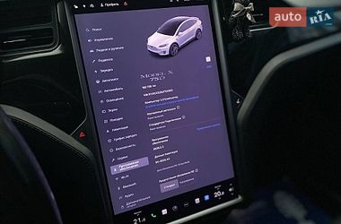 Позашляховик / Кросовер Tesla Model X 2018 в Чернівцях