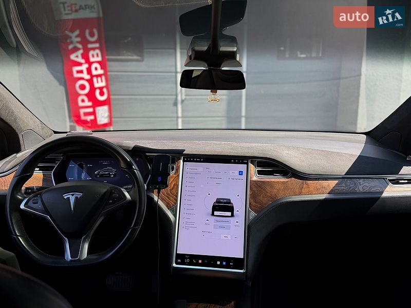 Позашляховик / Кросовер Tesla Model X 2017 в Києві