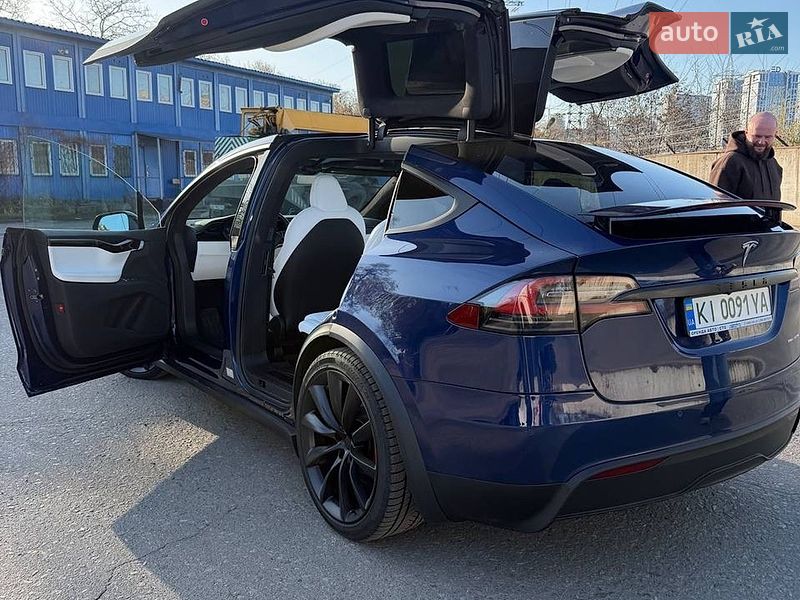 Позашляховик / Кросовер Tesla Model X 2019 в Києві