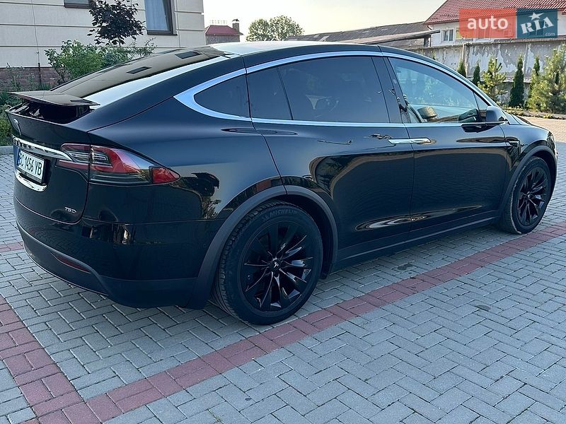 Внедорожник / Кроссовер Tesla Model X 2017 в Золочеве