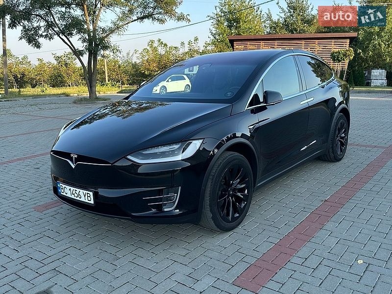 Внедорожник / Кроссовер Tesla Model X 2017 в Золочеве