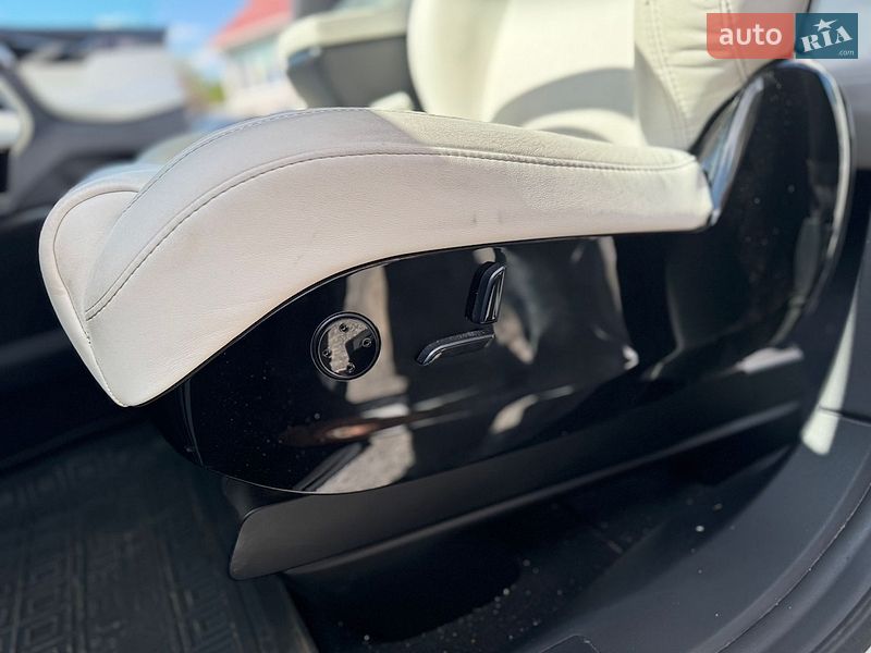Позашляховик / Кросовер Tesla Model X 2017 в Дніпрі