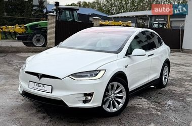 Позашляховик / Кросовер Tesla Model X 2017 в Вінниці