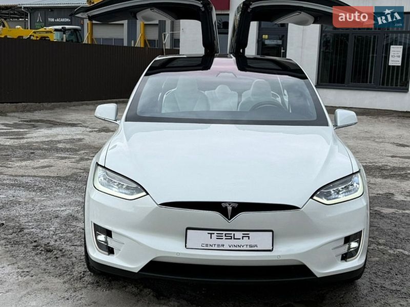 Внедорожник / Кроссовер Tesla Model X 2017 в Виннице