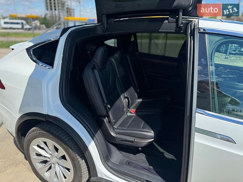 Внедорожник / Кроссовер Tesla Model X 2020 в Луцке