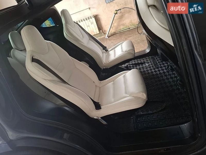 Позашляховик / Кросовер Tesla Model X 2017 в Жмеринці