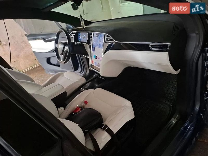 Позашляховик / Кросовер Tesla Model X 2017 в Жмеринці