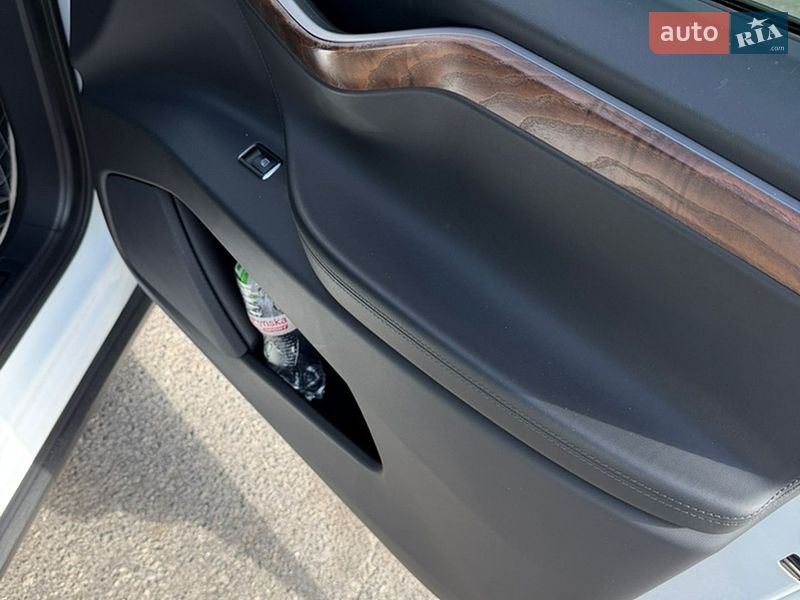 Позашляховик / Кросовер Tesla Model X 2018 в Дніпрі