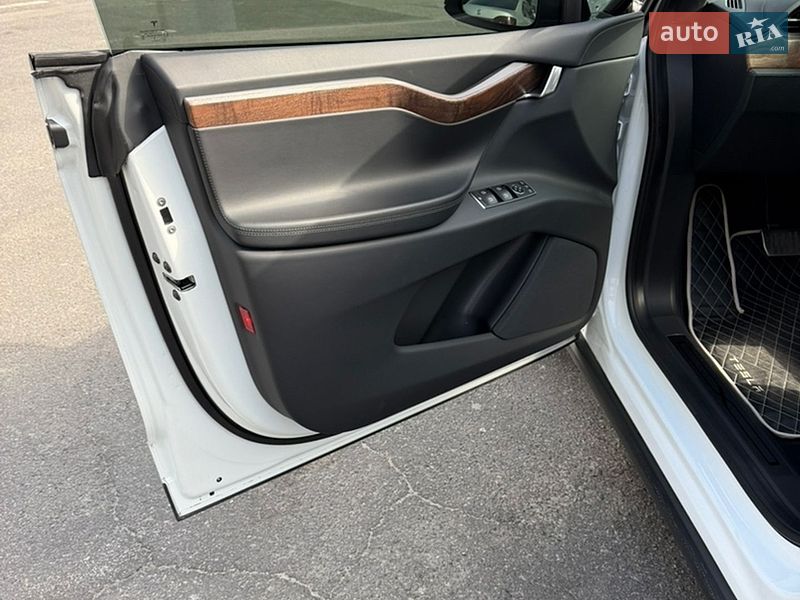 Внедорожник / Кроссовер Tesla Model X 2018 в Днепре