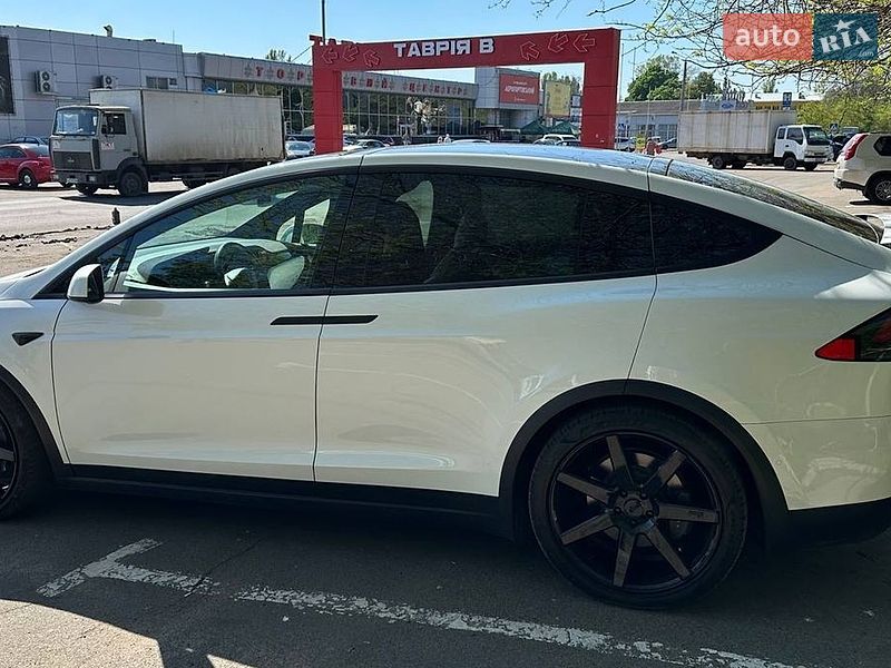 Позашляховик / Кросовер Tesla Model X 2018 в Одесі