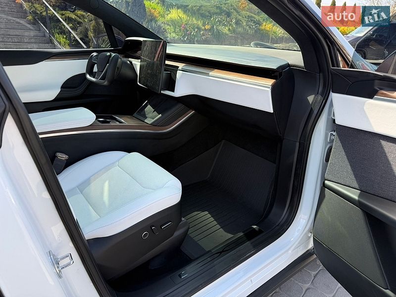 Позашляховик / Кросовер Tesla Model X 2023 в Тернополі