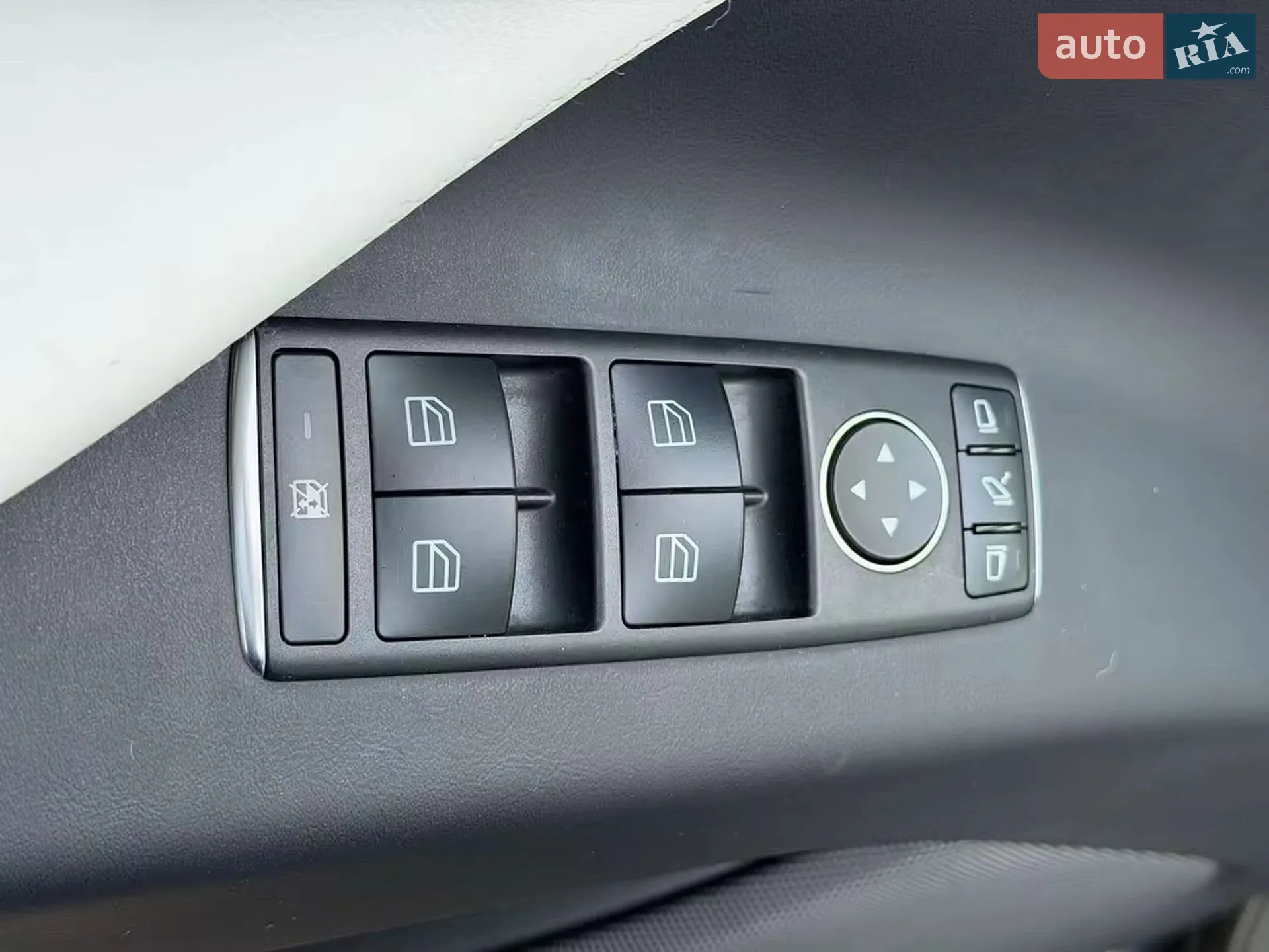 2017 Tesla Model X - мініатюра 11
