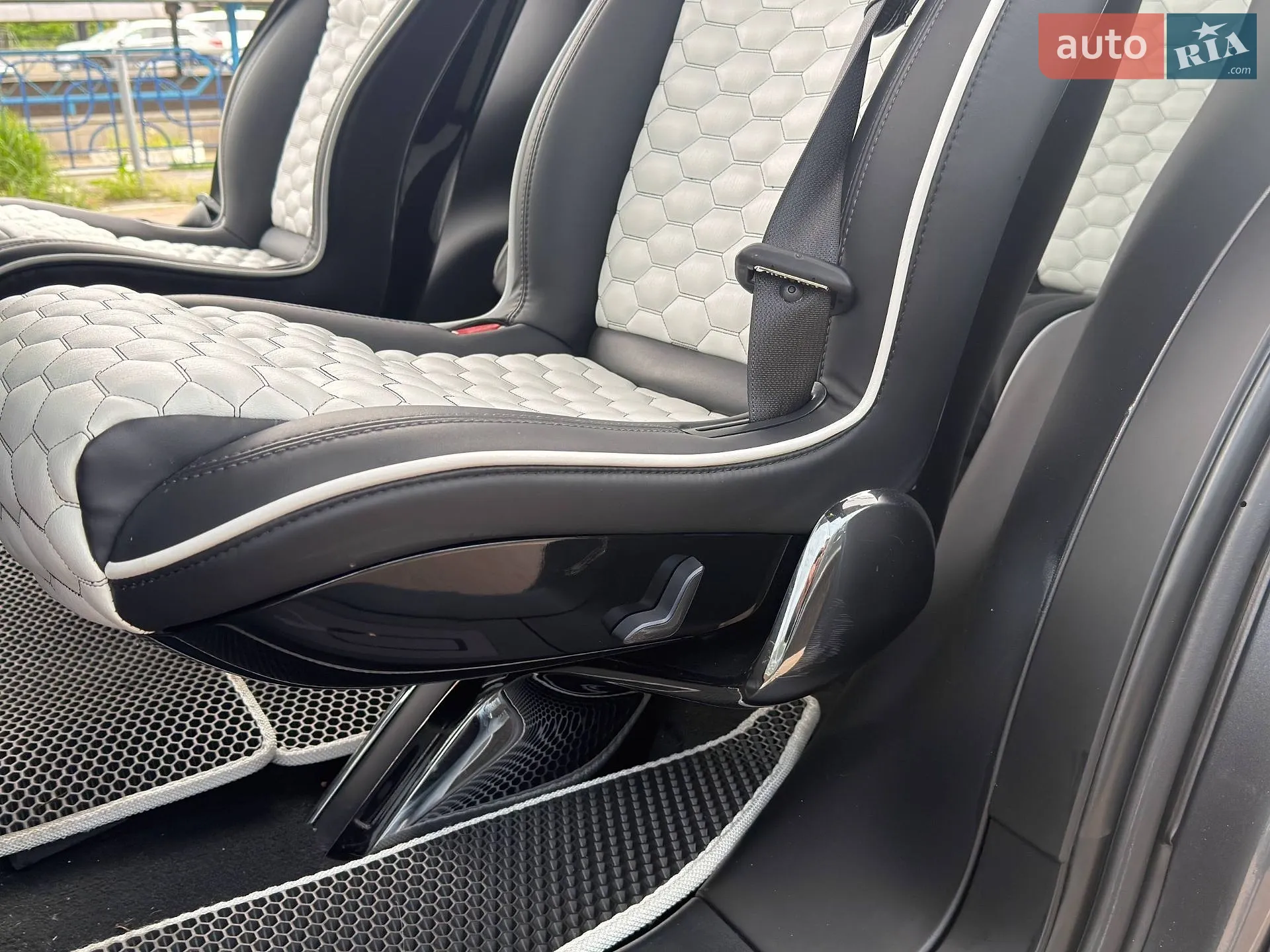 2020 Tesla Model X - мініатюра 24