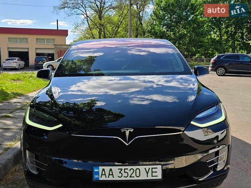 Внедорожник / Кроссовер Tesla Model X 2016 в Киеве
