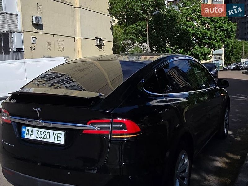Внедорожник / Кроссовер Tesla Model X 2016 в Киеве