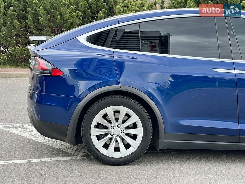 Позашляховик / Кросовер Tesla Model X 2018 в Києві