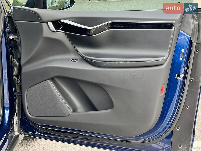 Позашляховик / Кросовер Tesla Model X 2018 в Києві