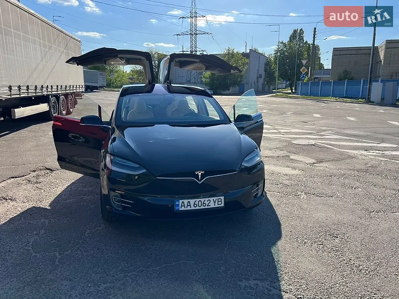 Tesla Model X 2018