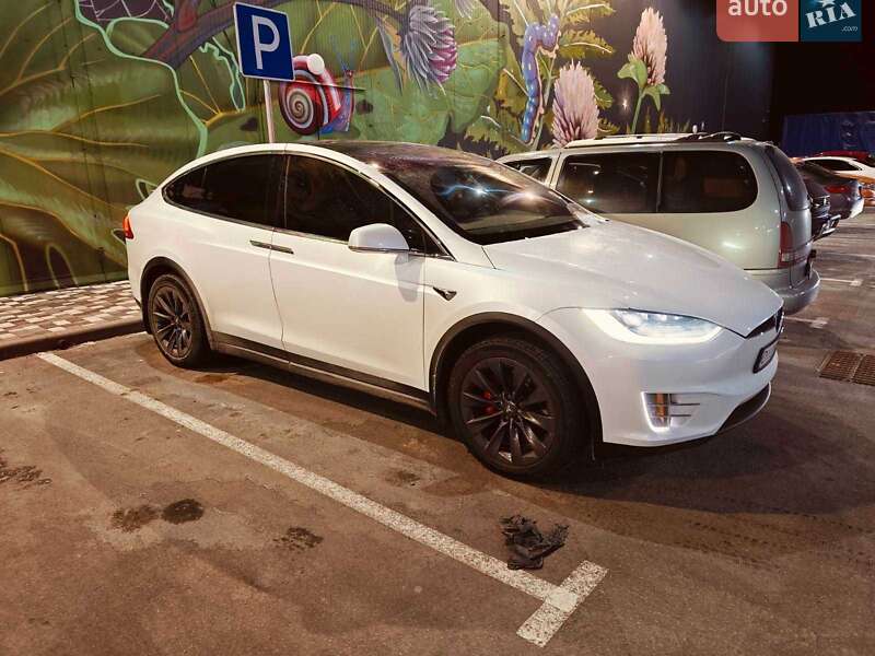 Tesla Model X 2018