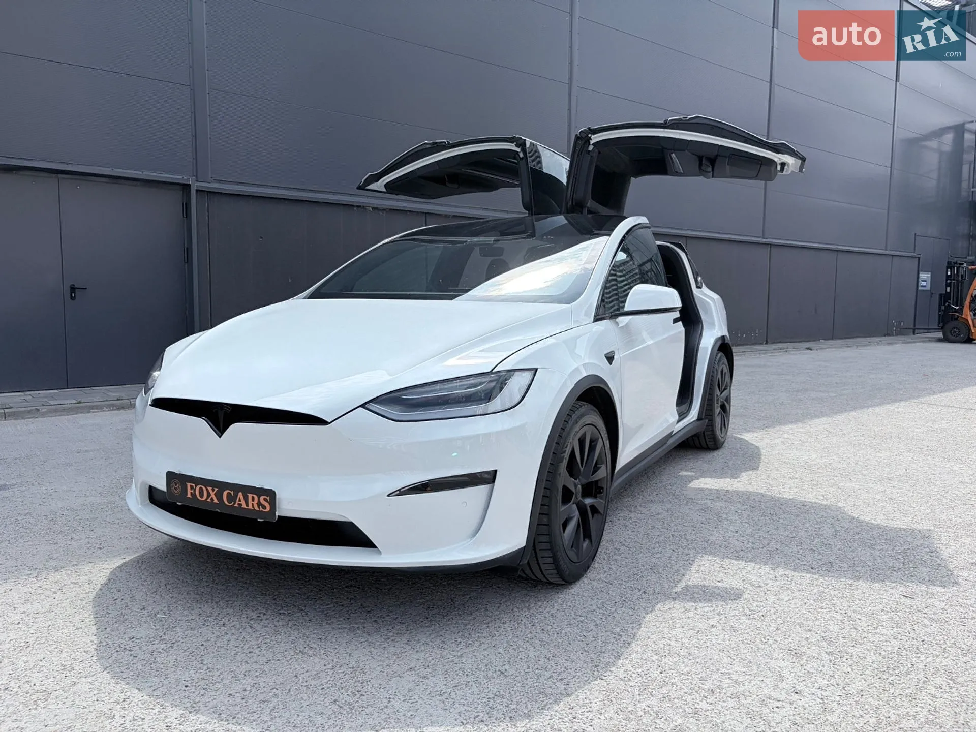 2022 Tesla Model X - фото 1