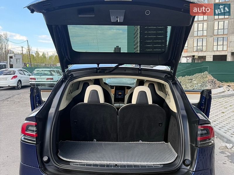 Внедорожник / Кроссовер Tesla Model X 2018 в Киеве