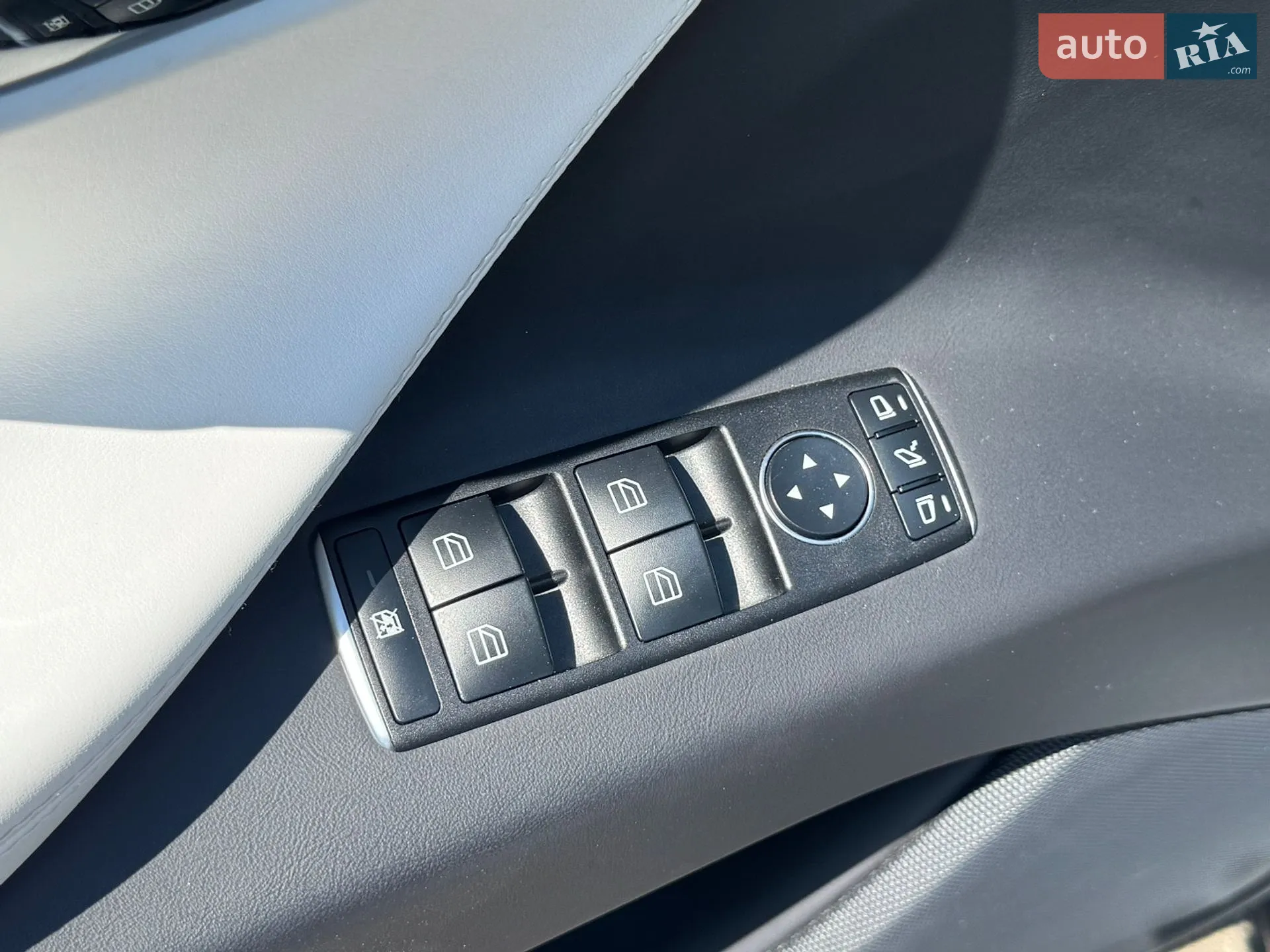 2020 Tesla Model X - мініатюра 11