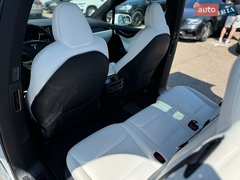 Позашляховик / Кросовер Tesla Model X 2020 в Києві