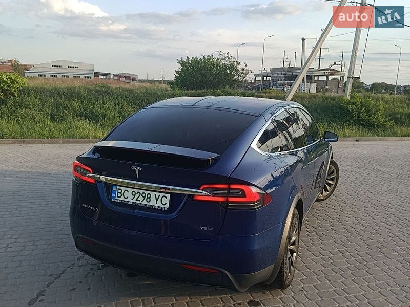 Позашляховик / Кросовер Tesla Model X 2017 в Львові