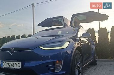 Позашляховик / Кросовер Tesla Model X 2017 в Львові