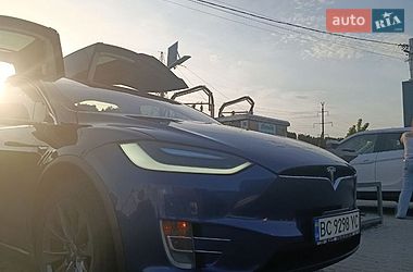 Позашляховик / Кросовер Tesla Model X 2017 в Львові
