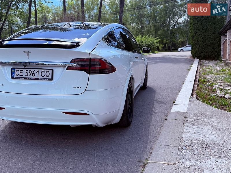 Внедорожник / Кроссовер Tesla Model X 2016 в Черновцах