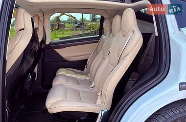 Внедорожник / Кроссовер Tesla Model X 2016 в Черновцах