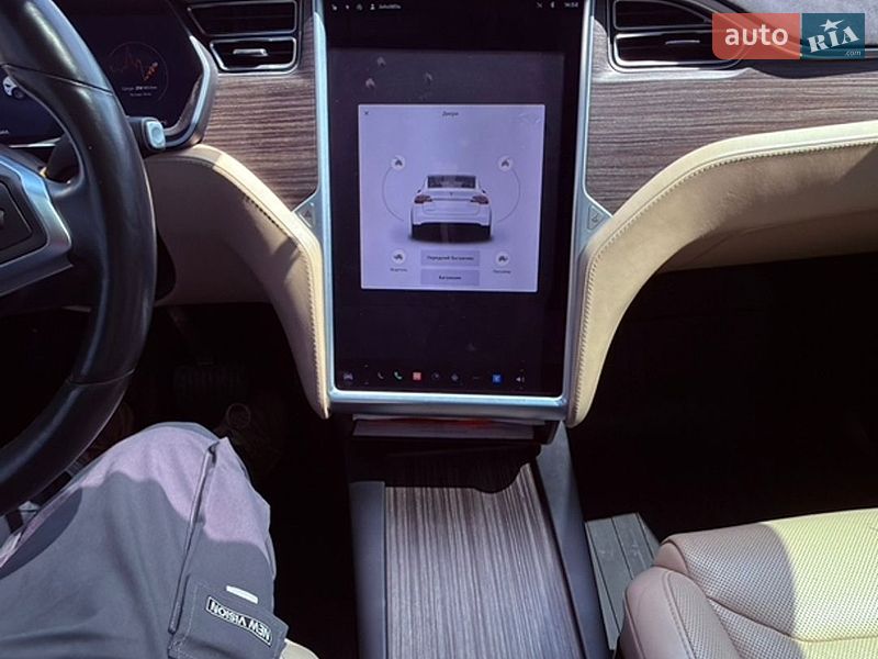 Внедорожник / Кроссовер Tesla Model X 2016 в Черновцах