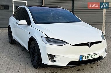 Позашляховик / Кросовер Tesla Model X 2016 в Івано-Франківську