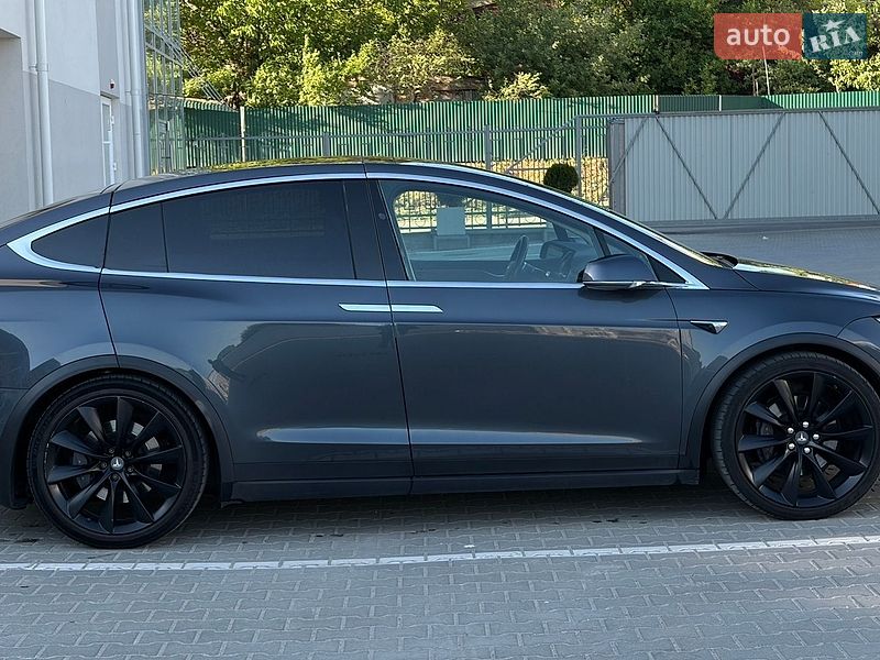 Внедорожник / Кроссовер Tesla Model X 2017 в Тернополе