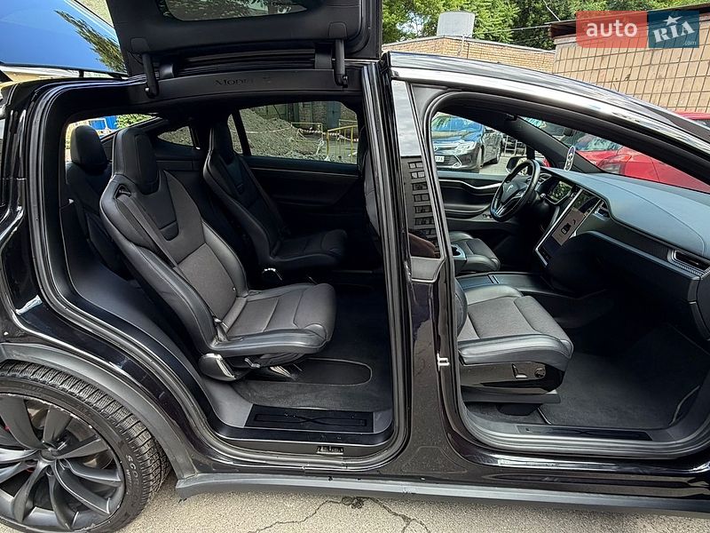 Внедорожник / Кроссовер Tesla Model X 2016 в Киеве