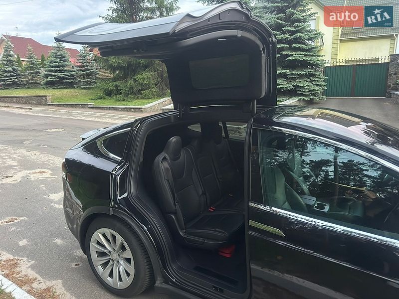 Позашляховик / Кросовер Tesla Model X 2017 в Києві
