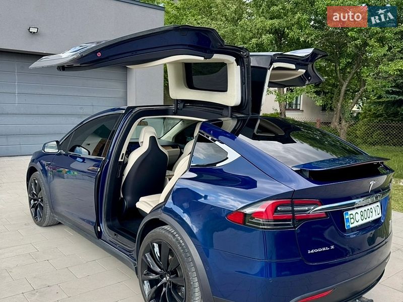 Позашляховик / Кросовер Tesla Model X 2018 в Львові