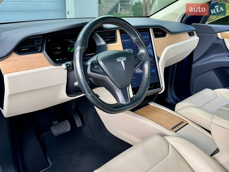 Позашляховик / Кросовер Tesla Model X 2018 в Львові