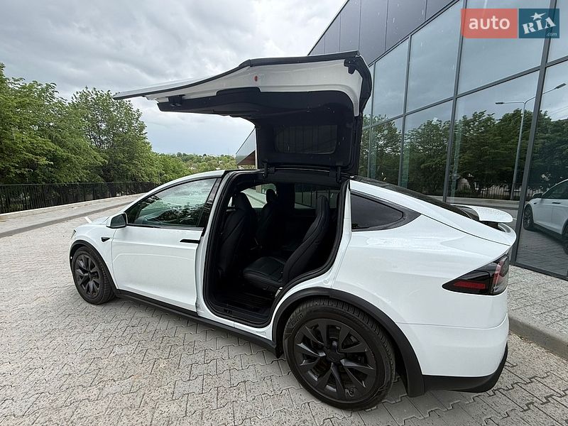 Позашляховик / Кросовер Tesla Model X 2023 в Чернівцях
