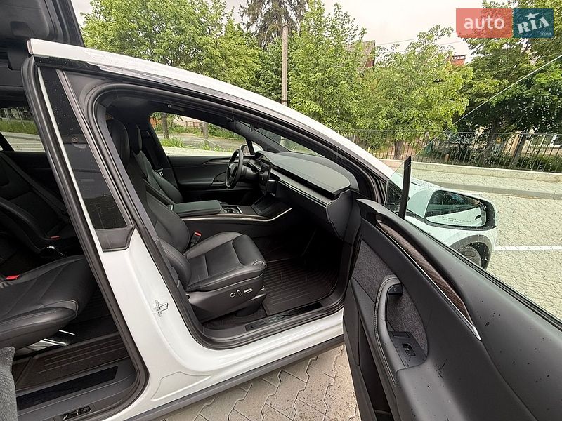 Позашляховик / Кросовер Tesla Model X 2023 в Чернівцях