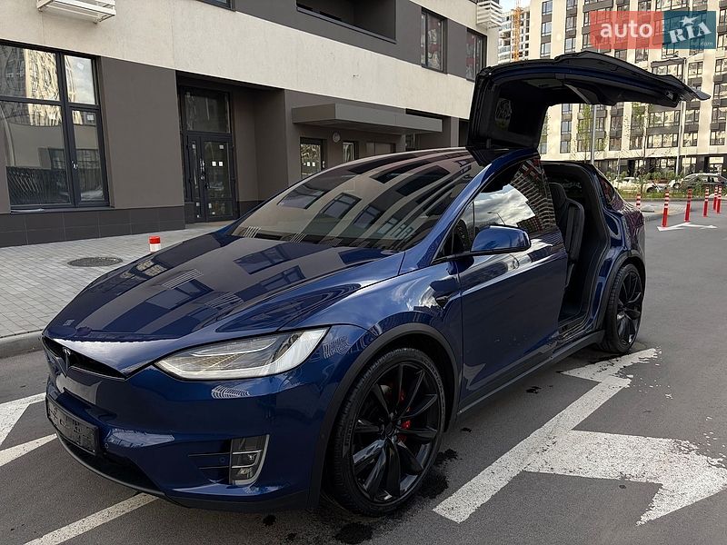 Внедорожник / Кроссовер Tesla Model X 2019 в Киеве