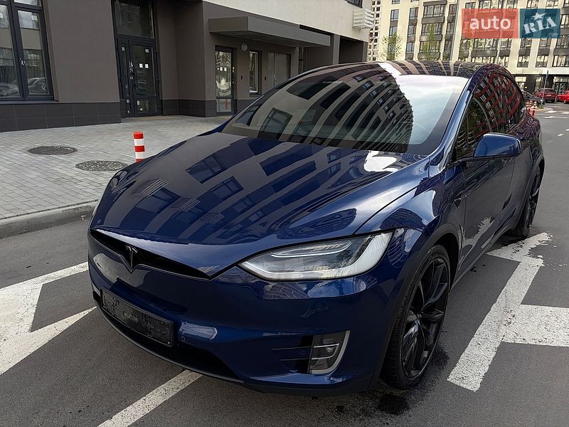 Внедорожник / Кроссовер Tesla Model X 2019 в Киеве