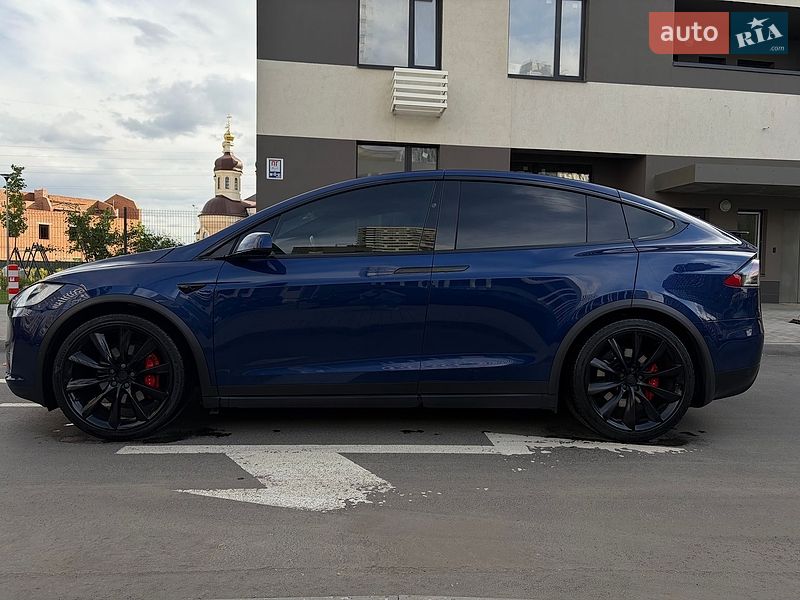Внедорожник / Кроссовер Tesla Model X 2019 в Киеве