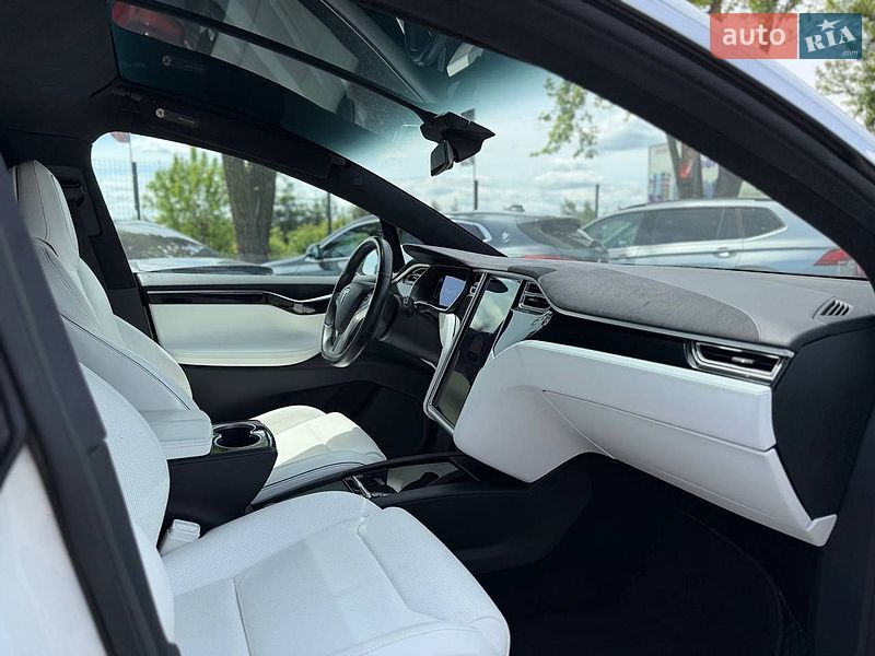 Внедорожник / Кроссовер Tesla Model X 2016 в Львове